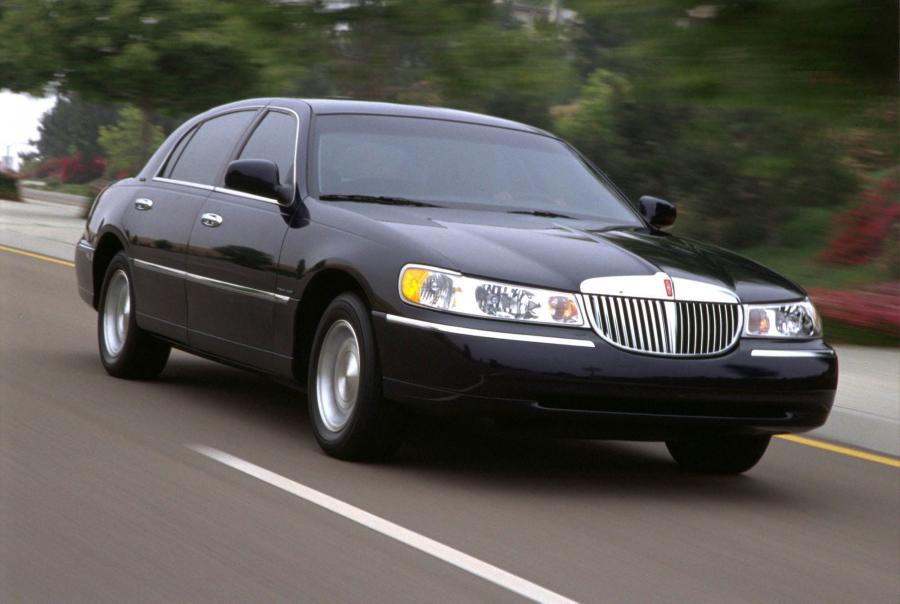  Lincoln Town Car 1998 года  (фото 36 из 77)